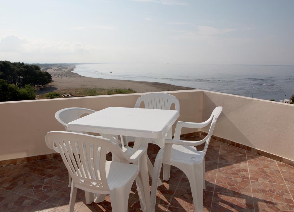 Sand And Sea Apartments Ülgün Dış mekan fotoğraf