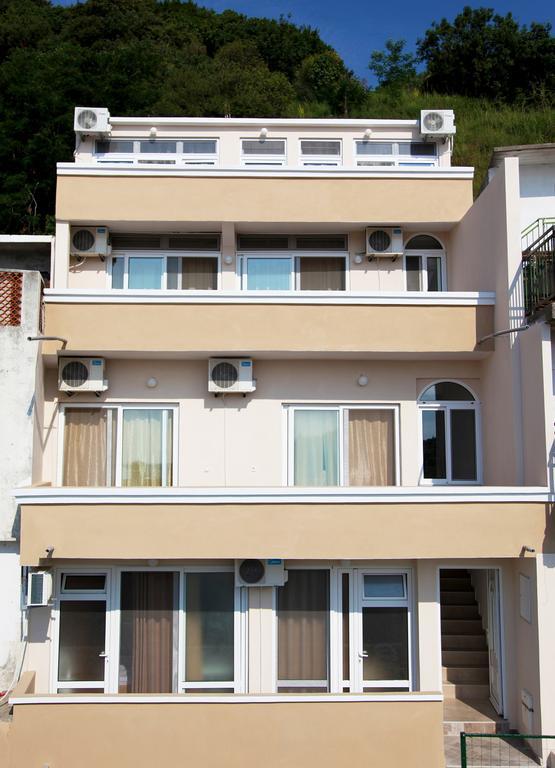 Sand And Sea Apartments Ülgün Dış mekan fotoğraf